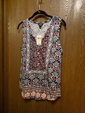New With Tags Lucky Brand Sleeveless Printed VNeck Tank Top Navy Red White Small